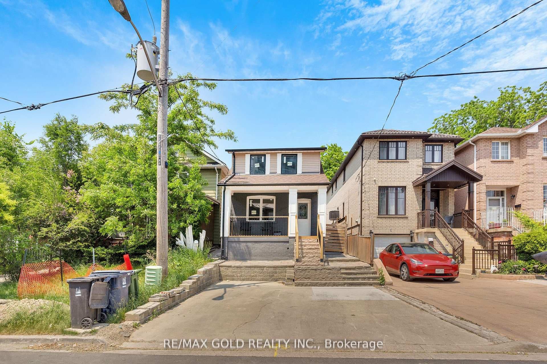 8 Fairglen Crescent, York / Weston, ON M9N 1S2 - Photo 1