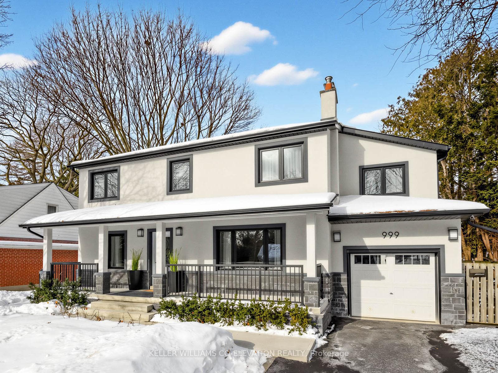 999 Henley Road, Mississauga, ON L4Y 1C8 - Photo 1