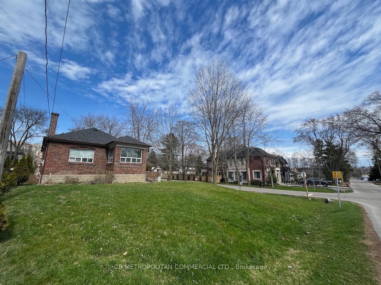 1403 Orchard Hill Road, Mississauga, ON L5E 1J5 - Photo 1