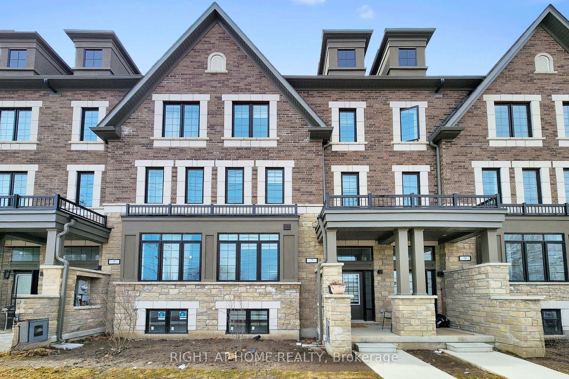 7 Selfridge Way, Whitby, ON L1N 0N9 - Photo 1