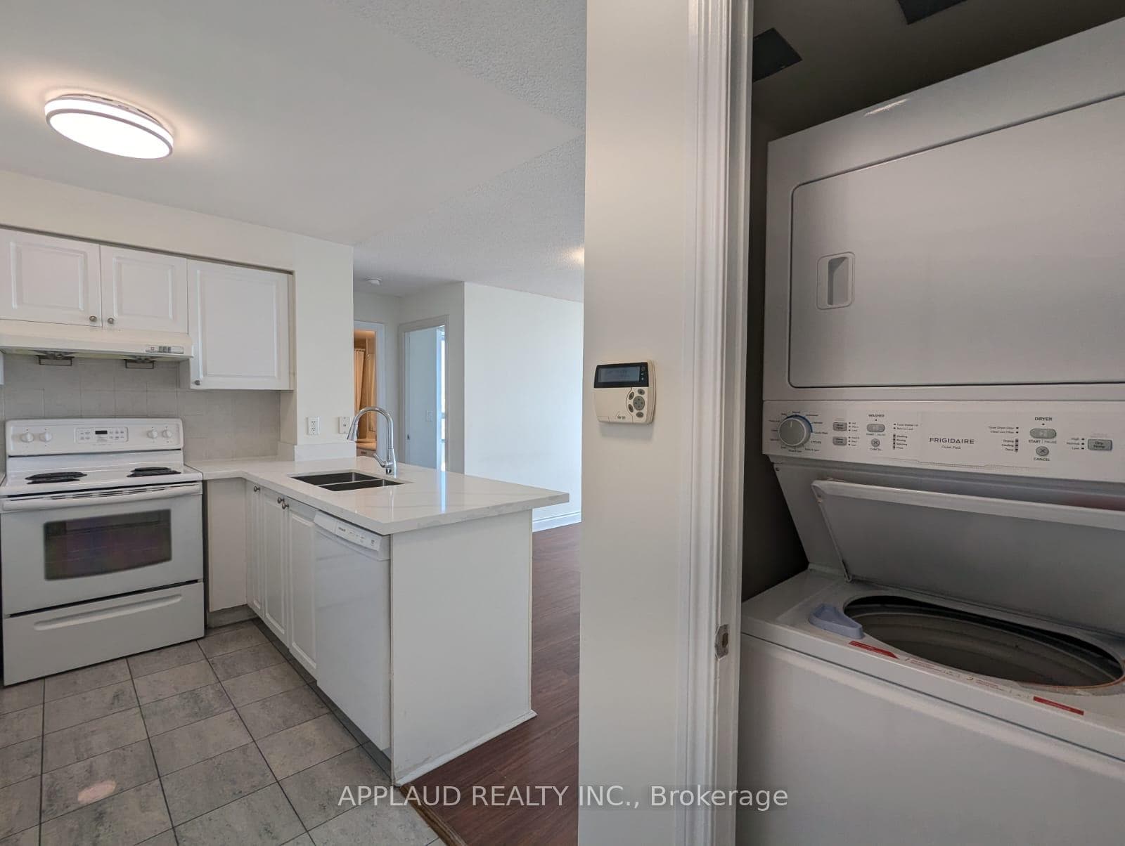 50 Brian Harrison Way Unit 3002, Scarborough (West Hill / Highland Creek), ON M1P 5J4 - Photo 1