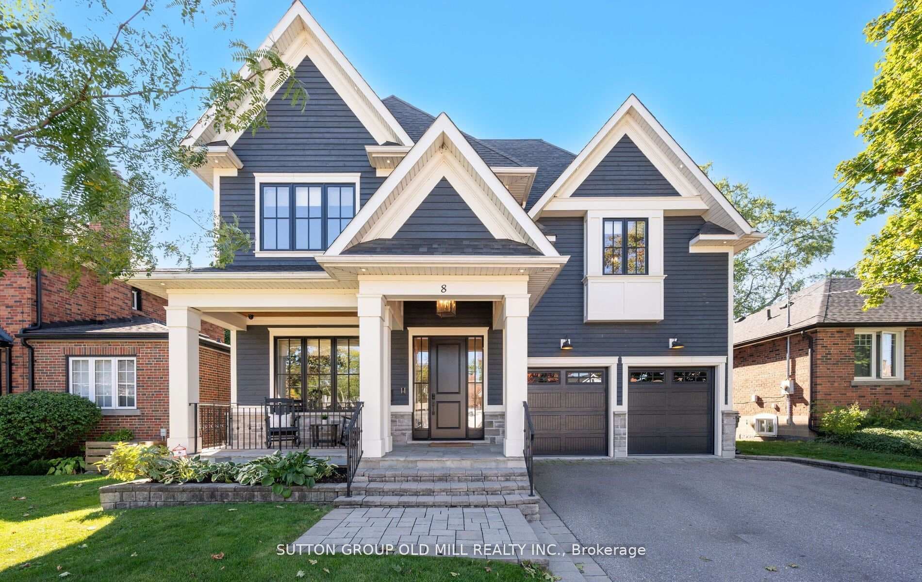 8 Cumberland Drive, Mississauga, ON L5G 3M6 - Photo 1