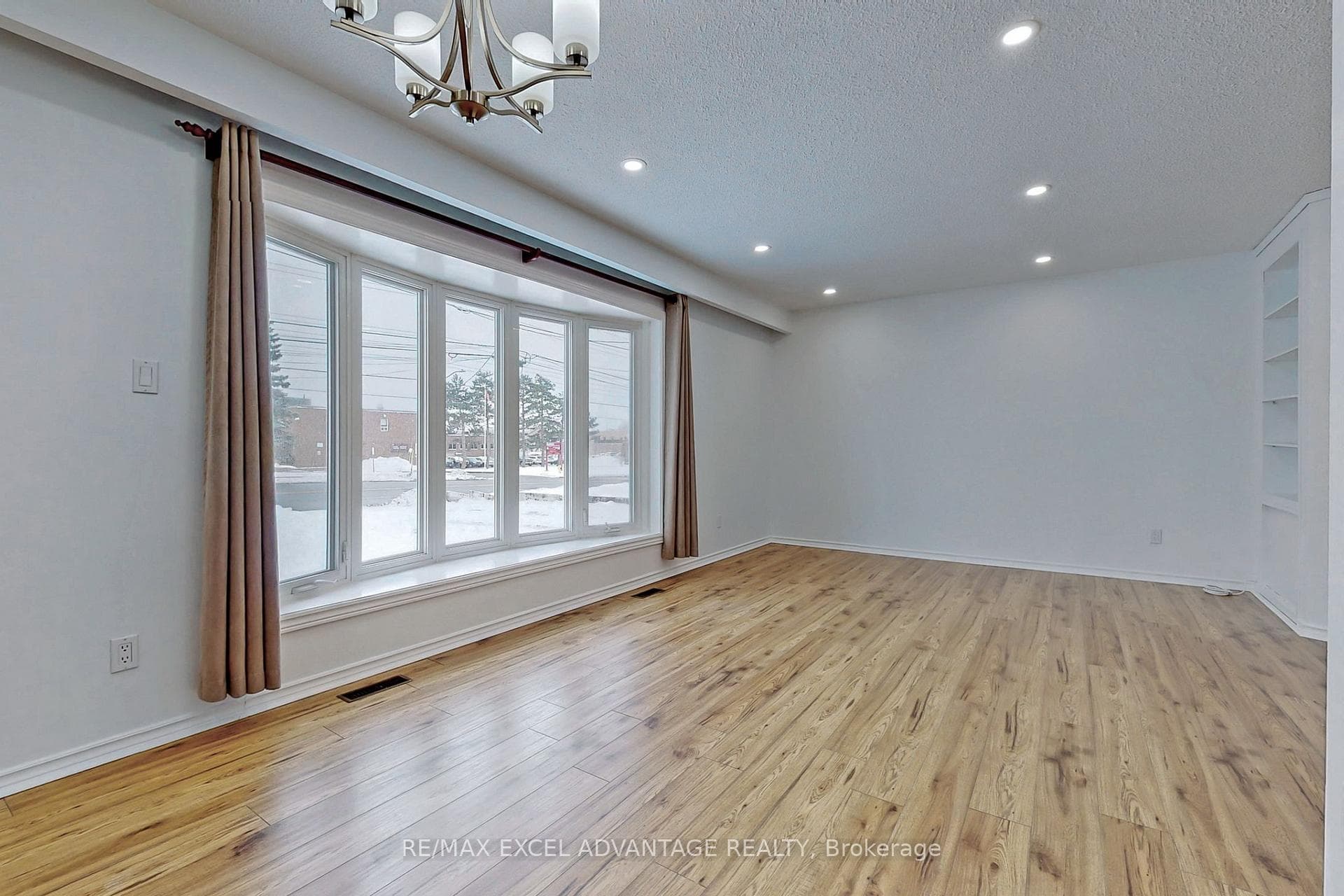 274 harmony Road, Oshawa, ON L1G 6L5 - Photo 1