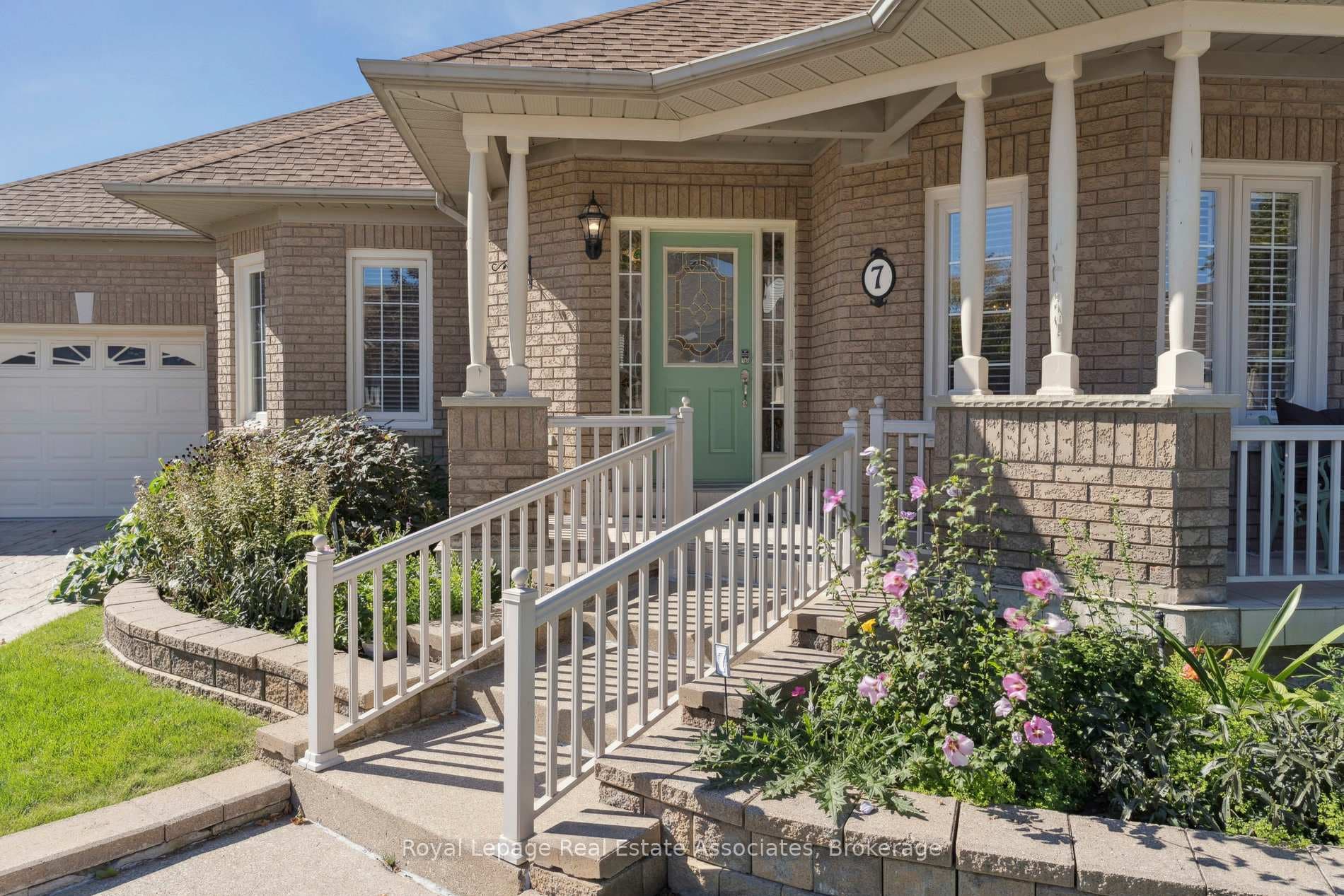 7 Powder Mill Crt