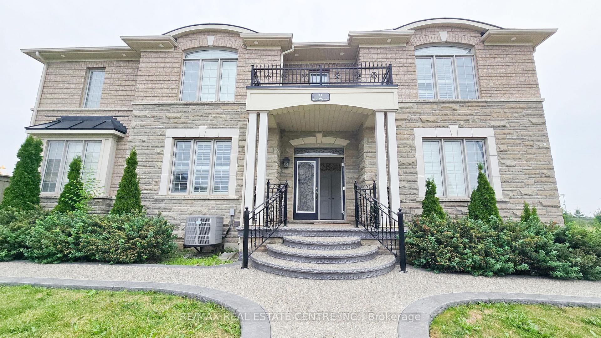 2 Buchanan Crescent, Brampton, ON L6X 0Z3 - Photo 1