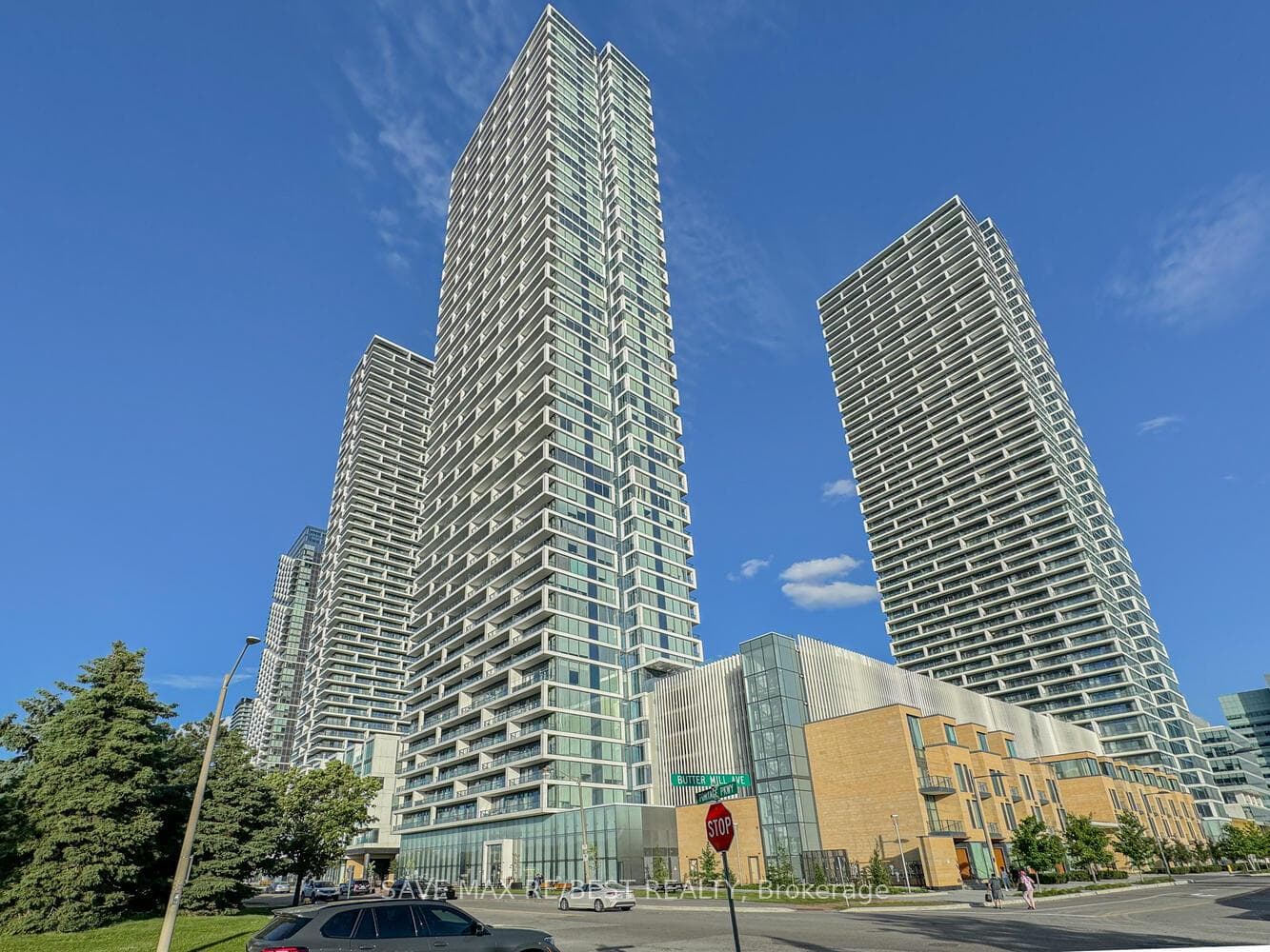 898 Portage Parkway Unit 8, Vaughan, ON L4K 0J6 - Photo 1