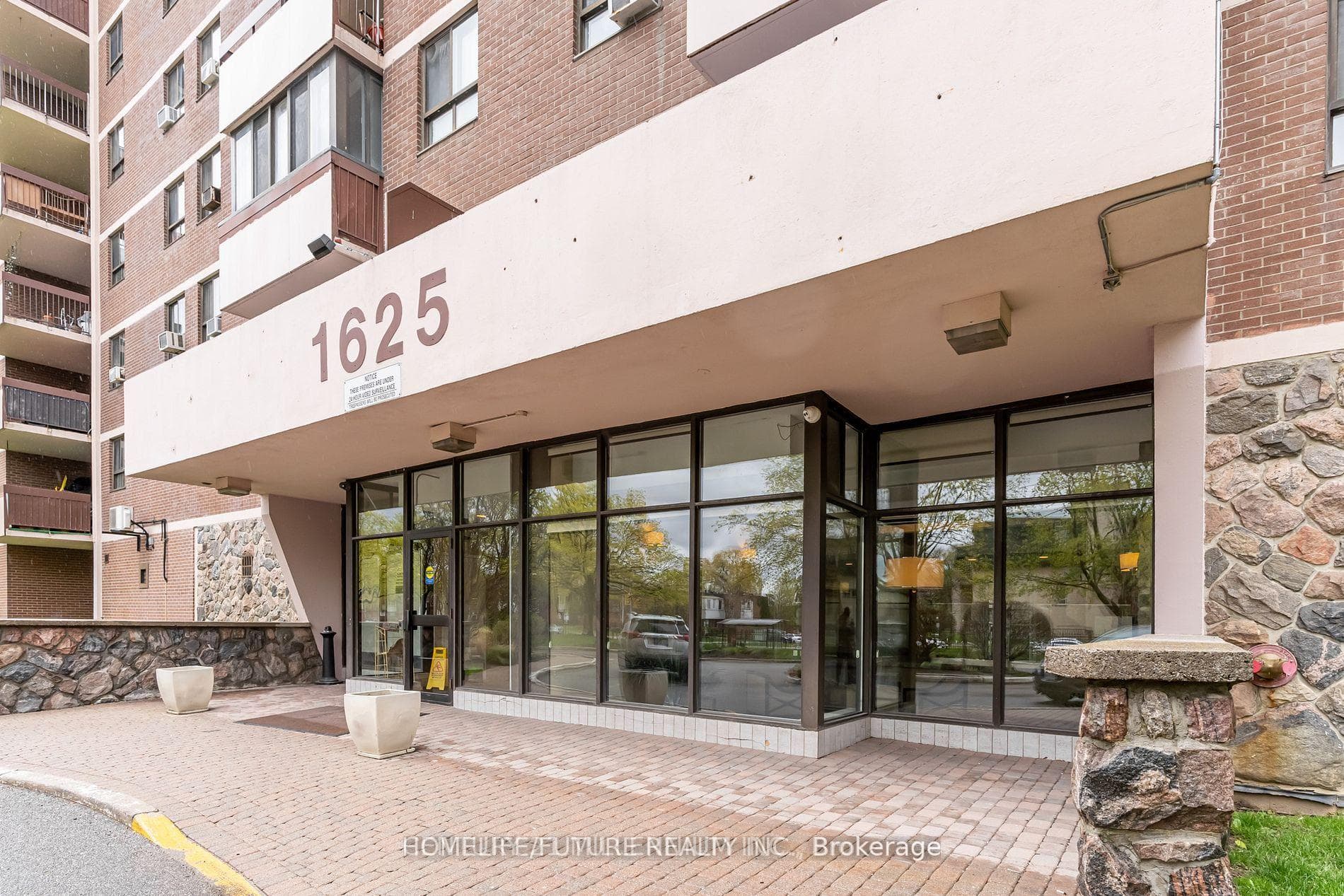 1625 Bloor Street Unit 420, Mississauga, ON L4X 1S3 - Photo 1