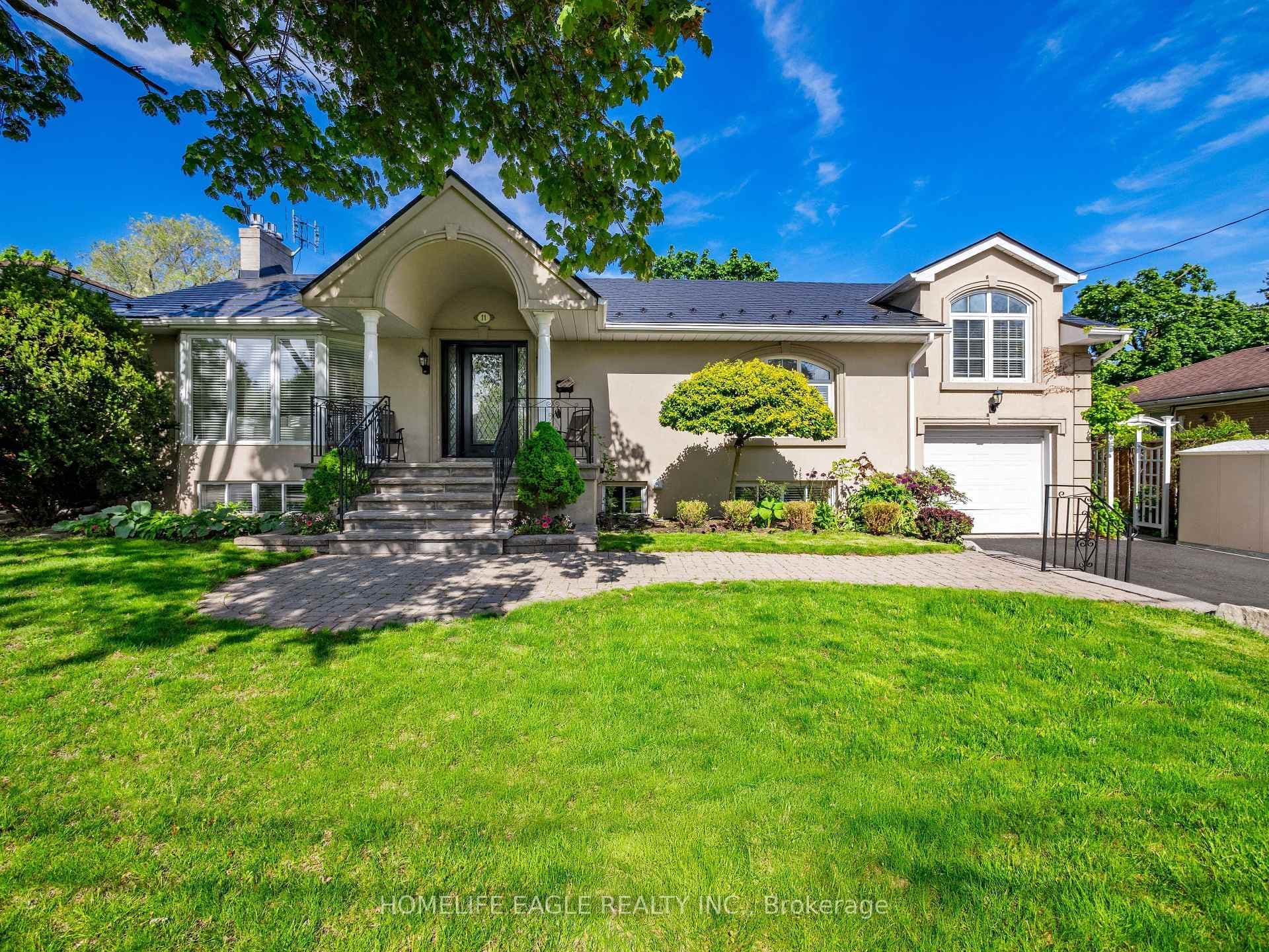 11 Knollside Drive, Richmond Hill, ON L4C 4W7 - Photo 1