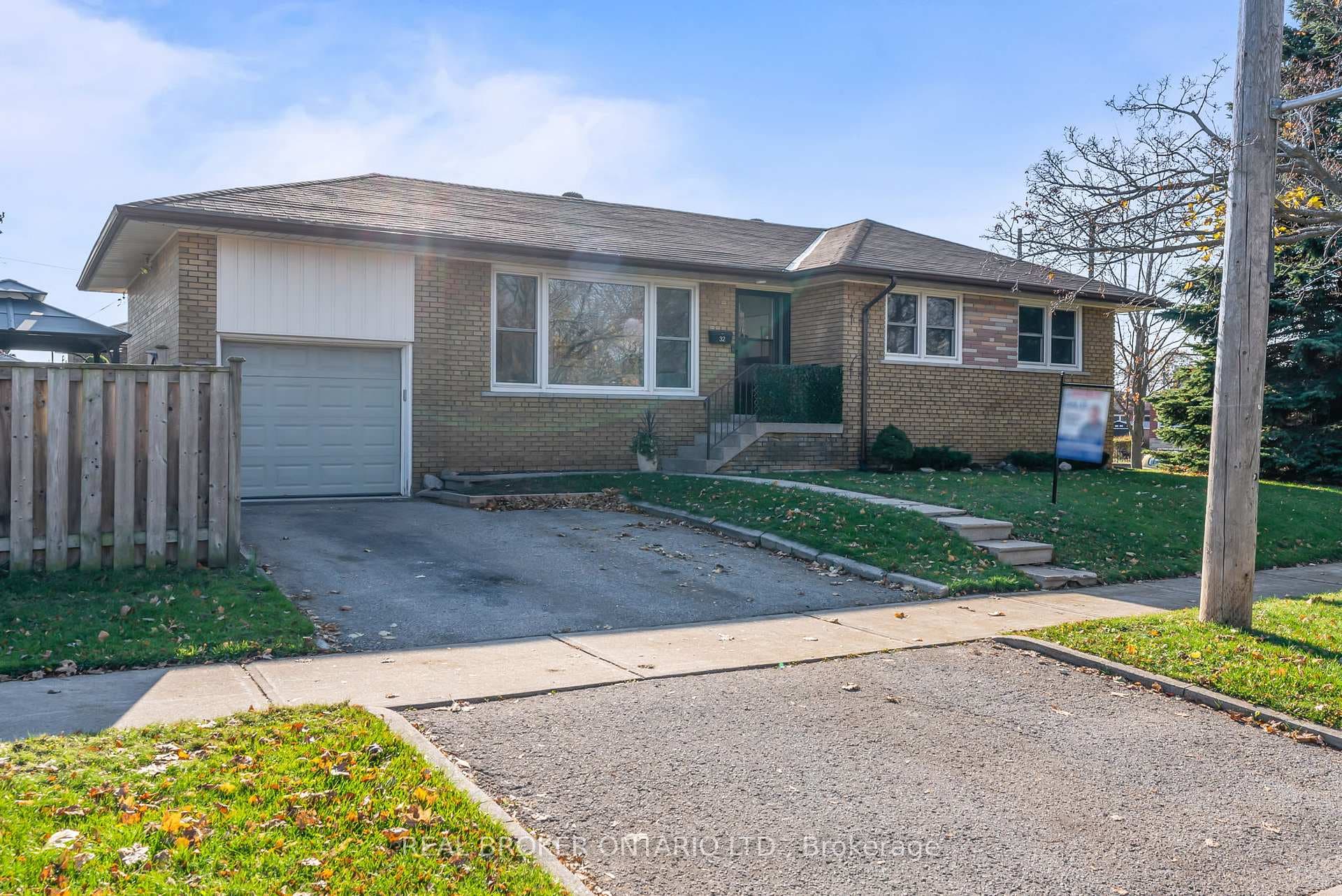 32 Kim Court, Dorset Park / Kennedy Park, ON M1K 3R6 - Photo 1