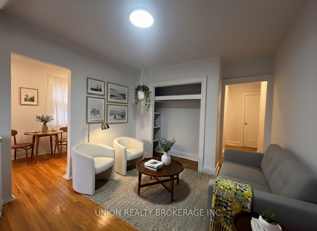 2405 Queen Street Unit 301, The Beaches / Upper Beaches, ON M4E 1H5 - Photo 1