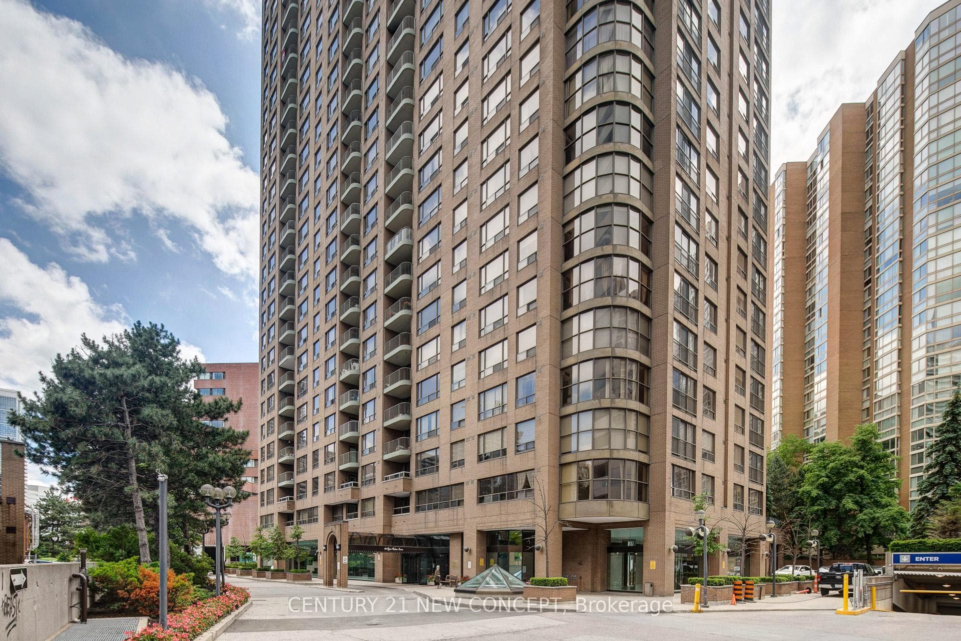 100 Upper Madison Avenue Unit 2601, Thornhill / Willowdale, ON M2N 6M4 - Photo 1