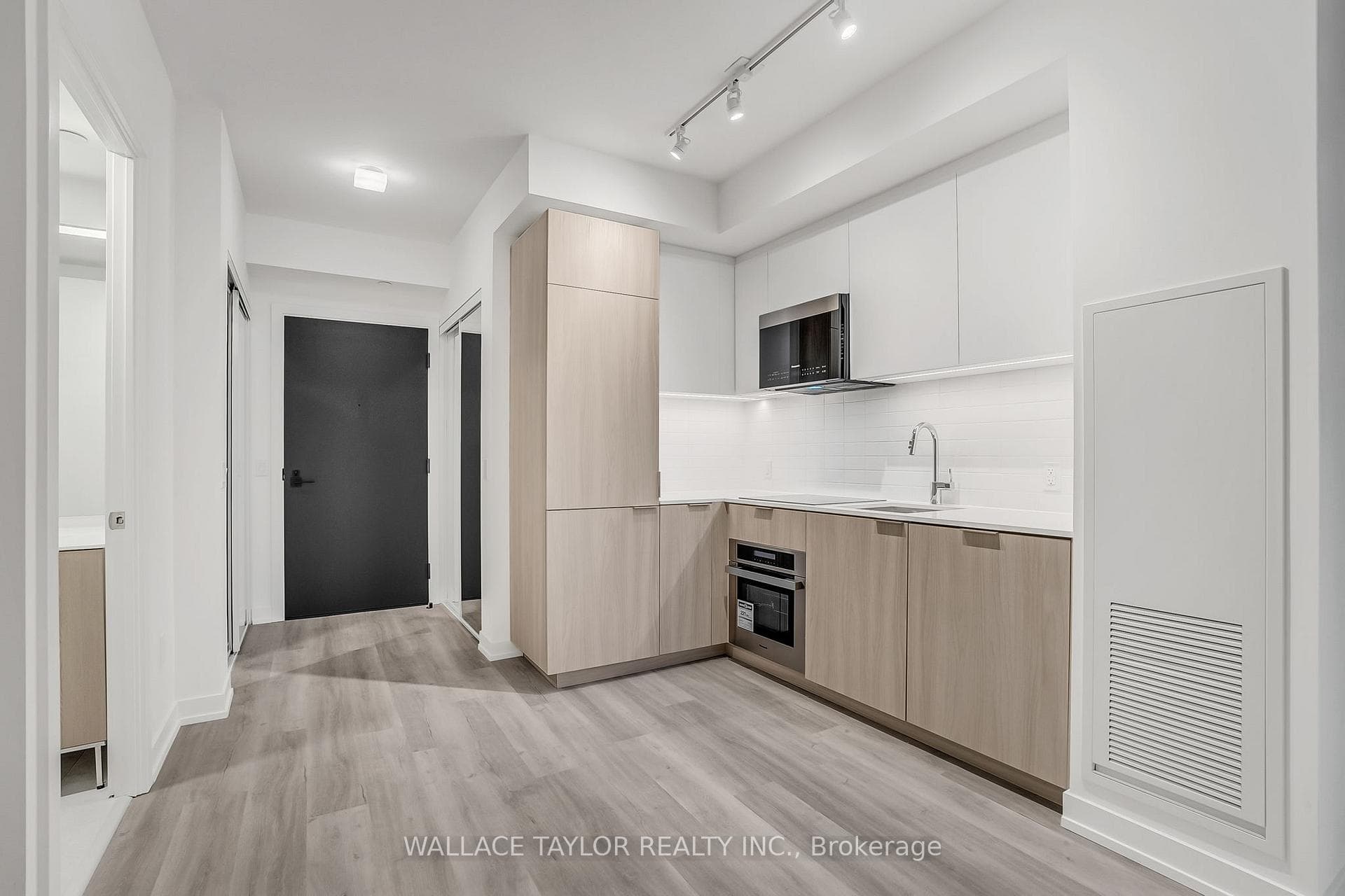 28 Eastern Avenue Unit 823, Regent Park / Cabbagetown / St. James Town, ON M5A 0Y2 - Photo 1