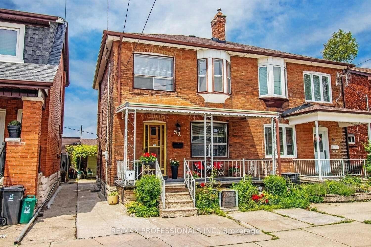 52 Rogers Road Unit Bsmt, Forest Hill / Deer Park, ON M6E 1N8 - Photo 1
