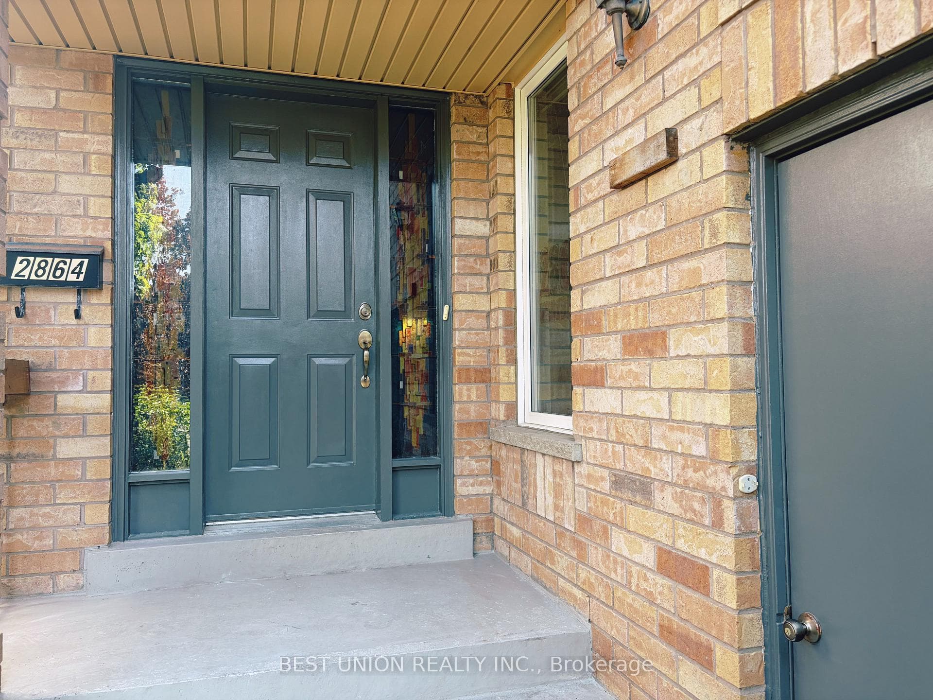 2864 Westbury Court, Mississauga, ON L5M 6B3 - Photo 1