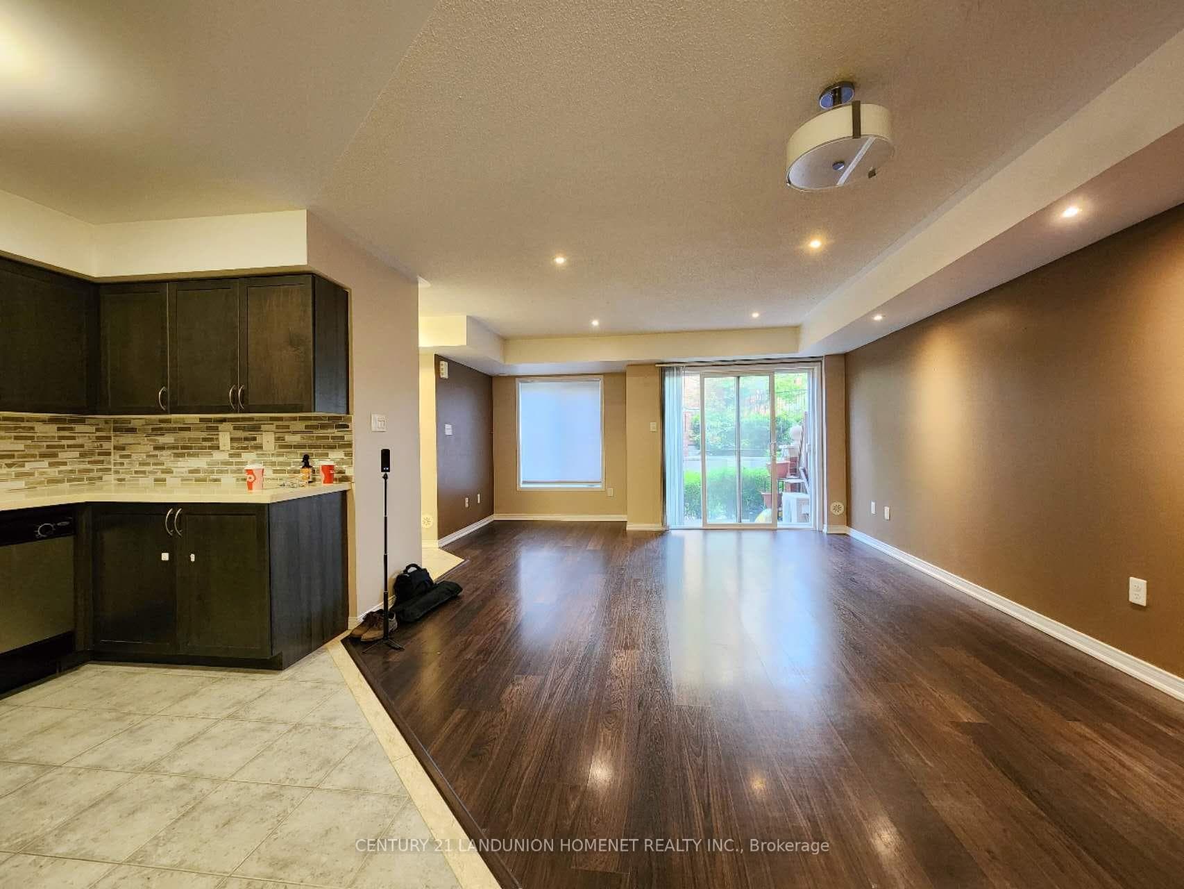 15 Hays Boulevard Unit 27, Oakville