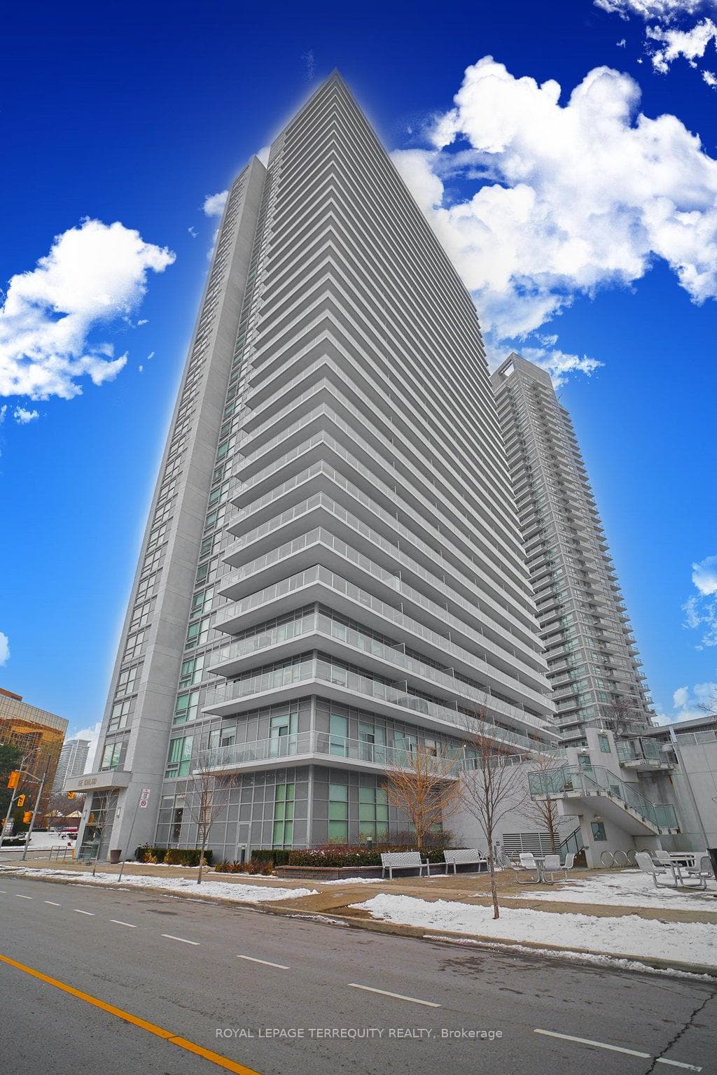 275 Yorkland Road Unit 411, Hillcrest Village / Bayview Village, ON M2J 0B4 - Photo 1