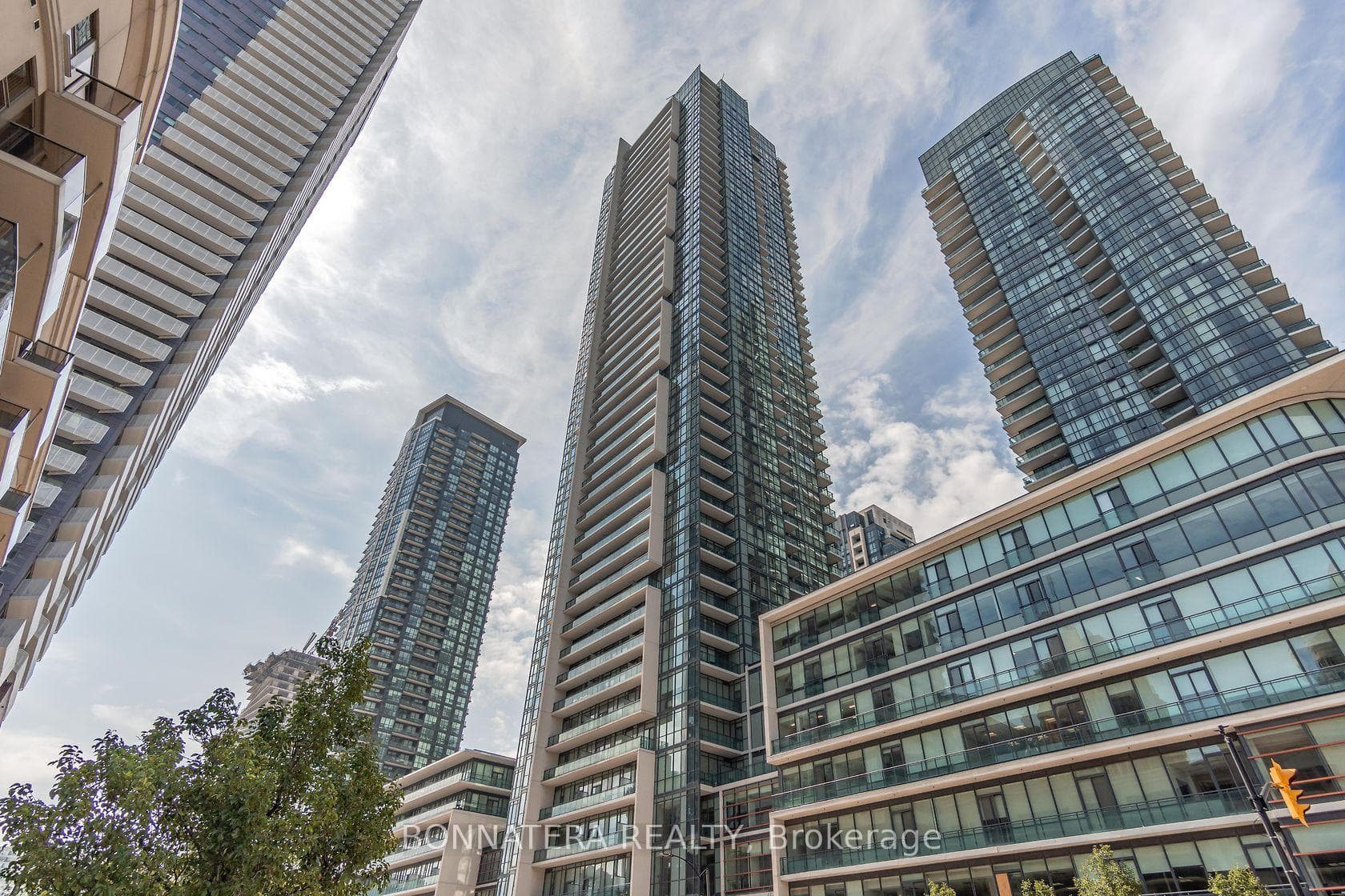 4070 Confederation Parkway Unit 3202, Mississauga, ON L5B 0E9 - Photo 1