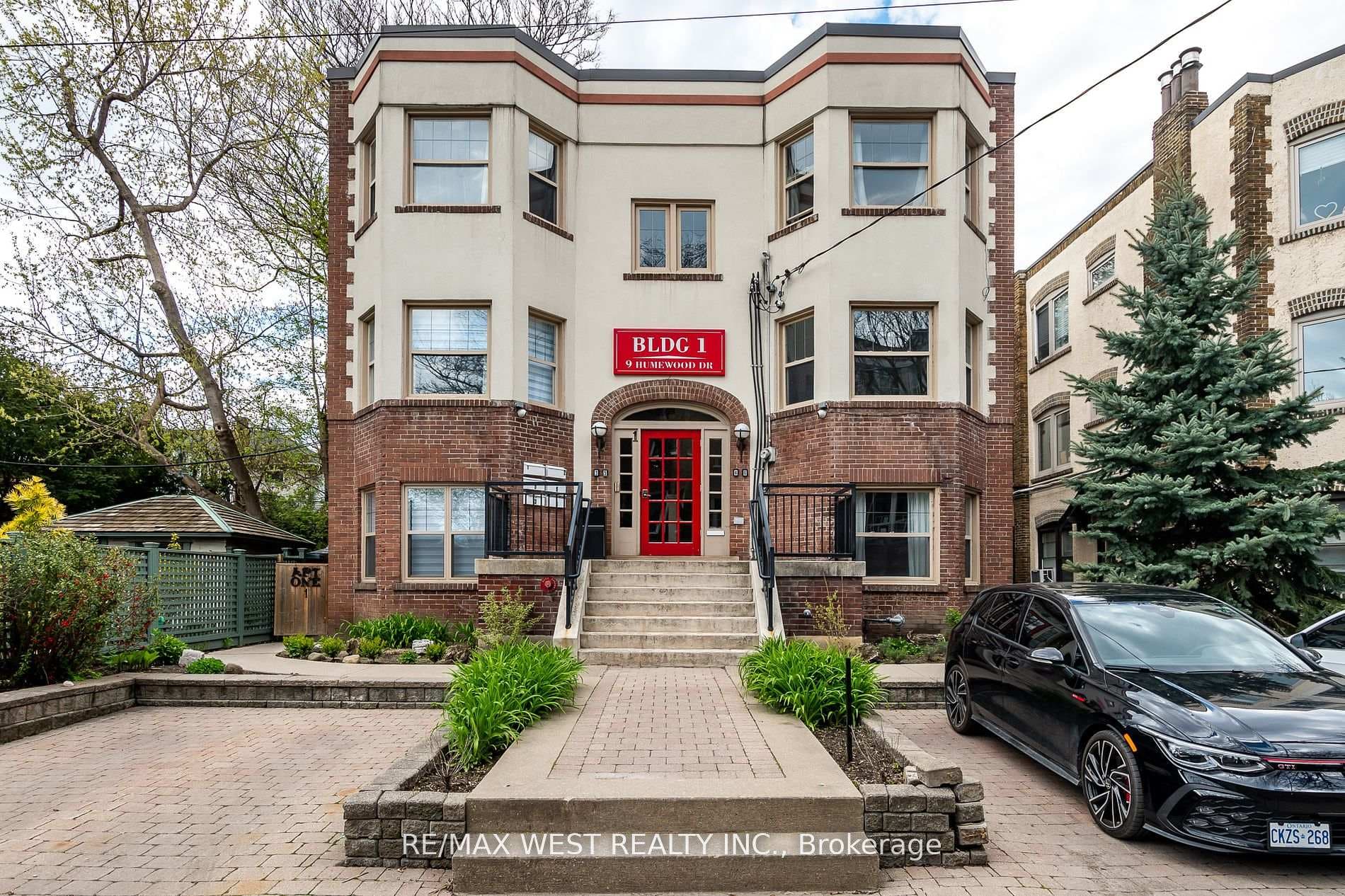 9 Humewood Drive Unit Bldg 1, Forest Hill / Deer Park, ON M6C 1C9 - Photo 1