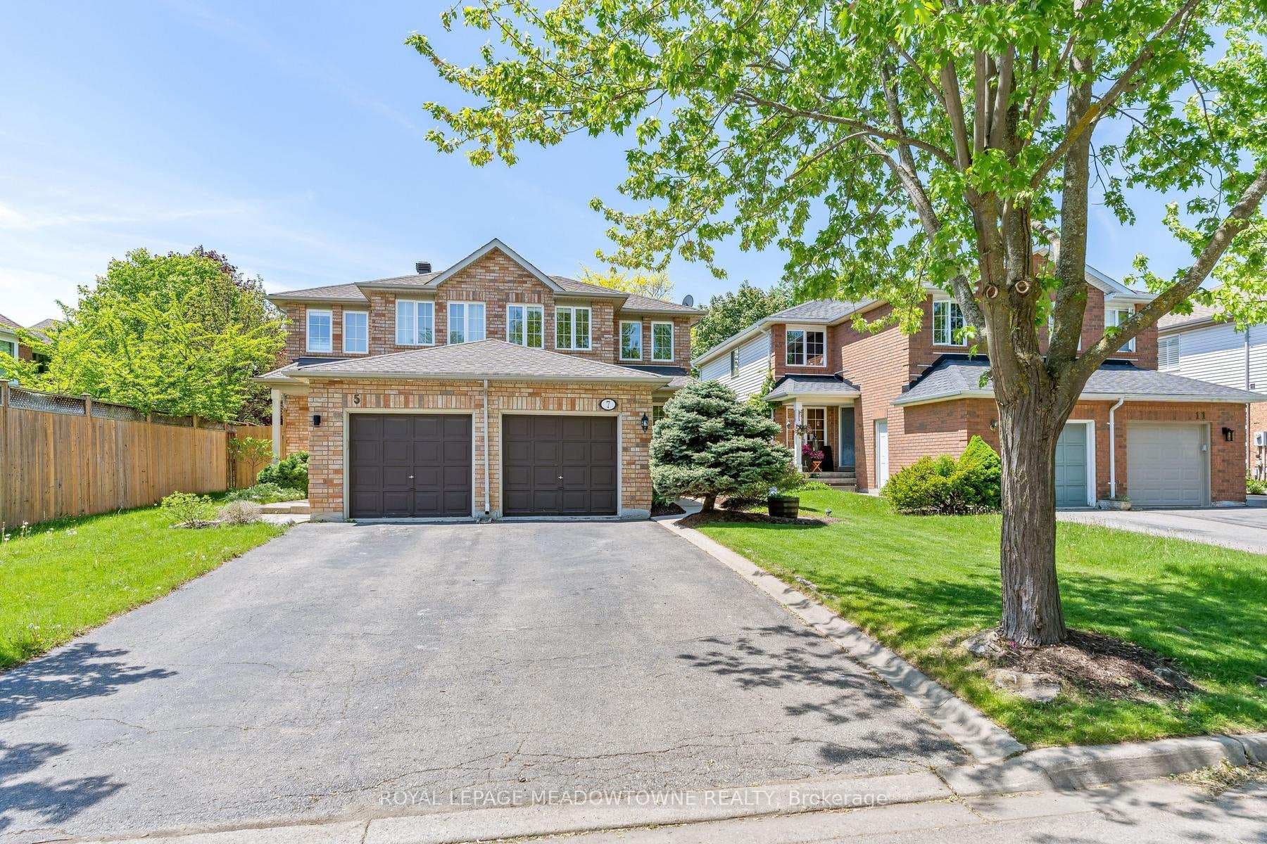 7 Preston Street, Halton Hills, ON L7G 5T3 - Photo 1