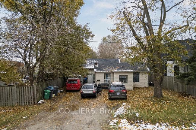1018 Orchard Road, Mississauga, ON L5E 2N9 - Photo 1