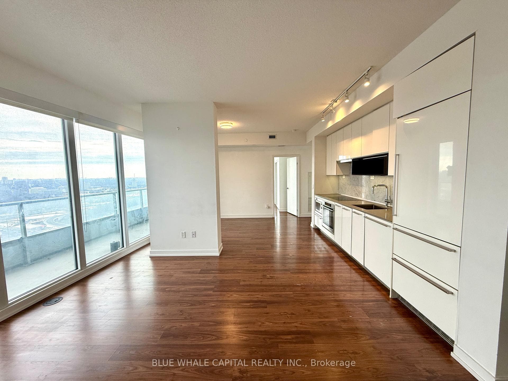 117 Mcmahon Drive Unit 2602, Toronto C15