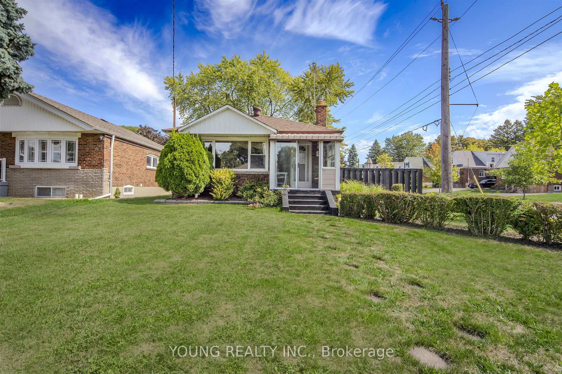 35 Porter Crescent, Dorset Park / Kennedy Park, ON M1P 1E8 - Photo 1
