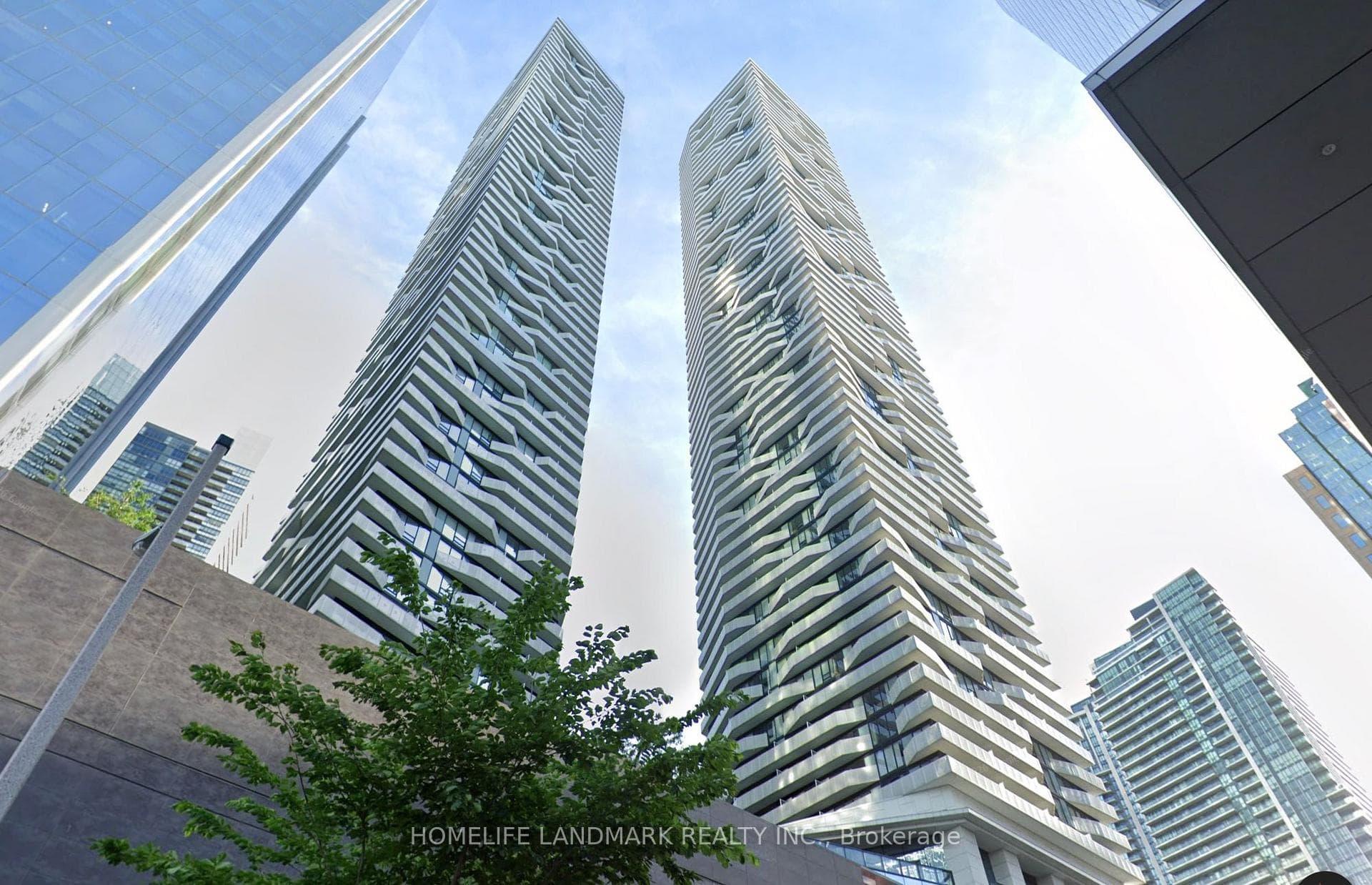 100 Harbour Street Unit 6208, Downtown Toronto / Waterfront, ON M5J 0B5 - Photo 1