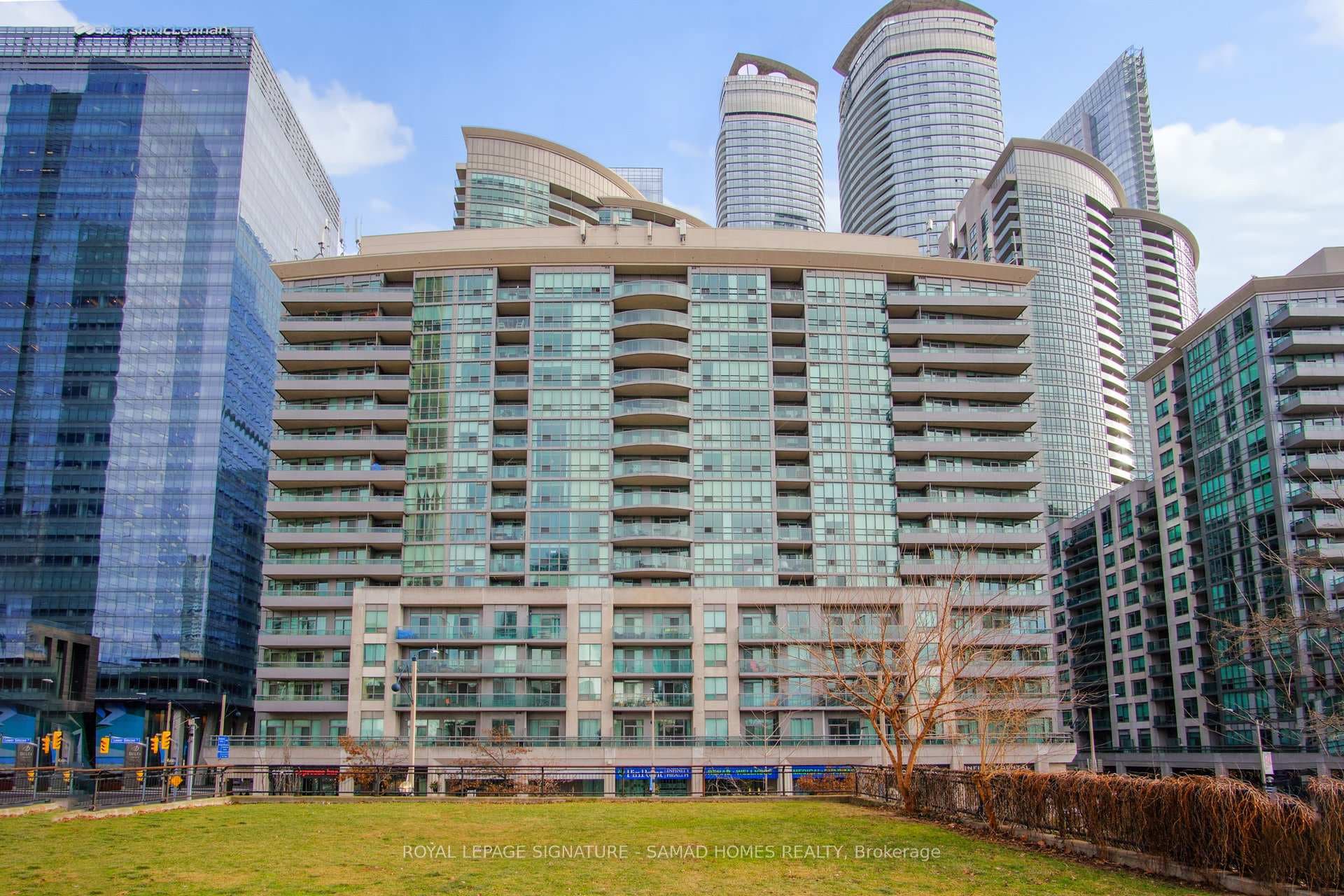 51 Lower Simcoe Street Unit 1915, Toronto C01