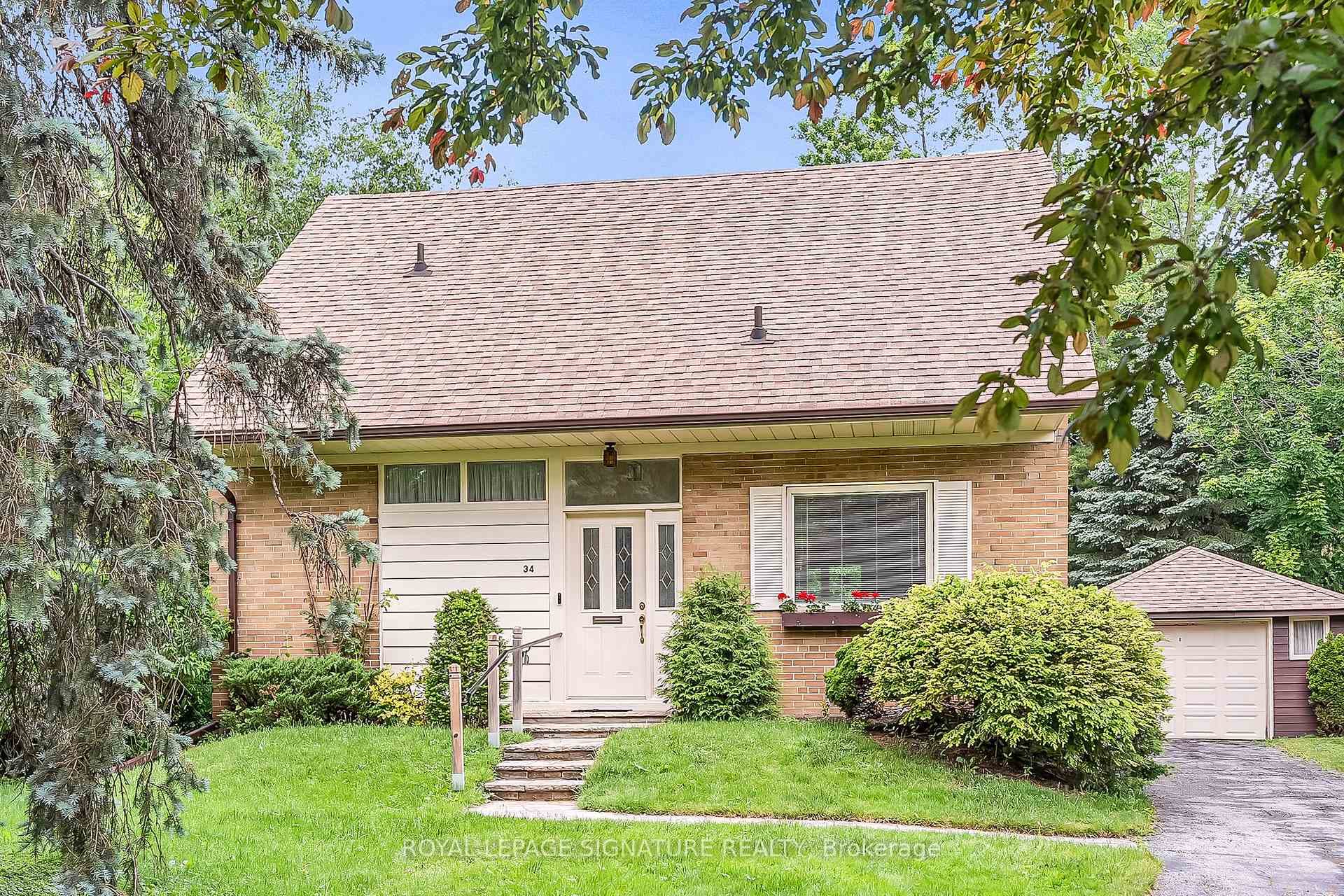 34 Addison Crescent, Don Mills / Parkwoods / Victoria Village, ON M3B 1K8 - Photo 1