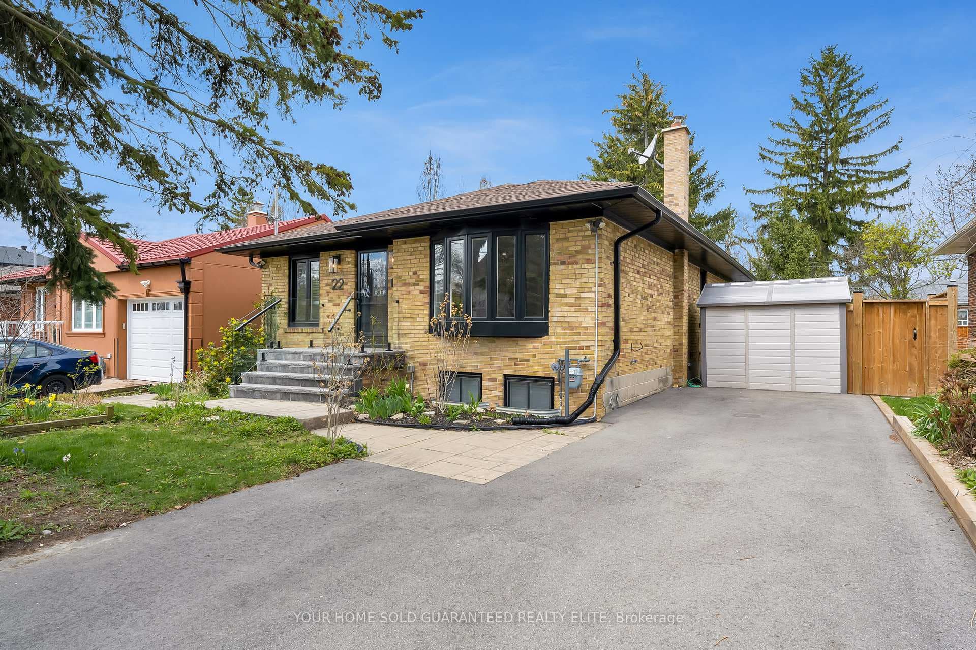 22 North Heights Road Unit LOWER, Etobicoke (Islington / Rexdale), ON M9B 2T1 - Photo 1