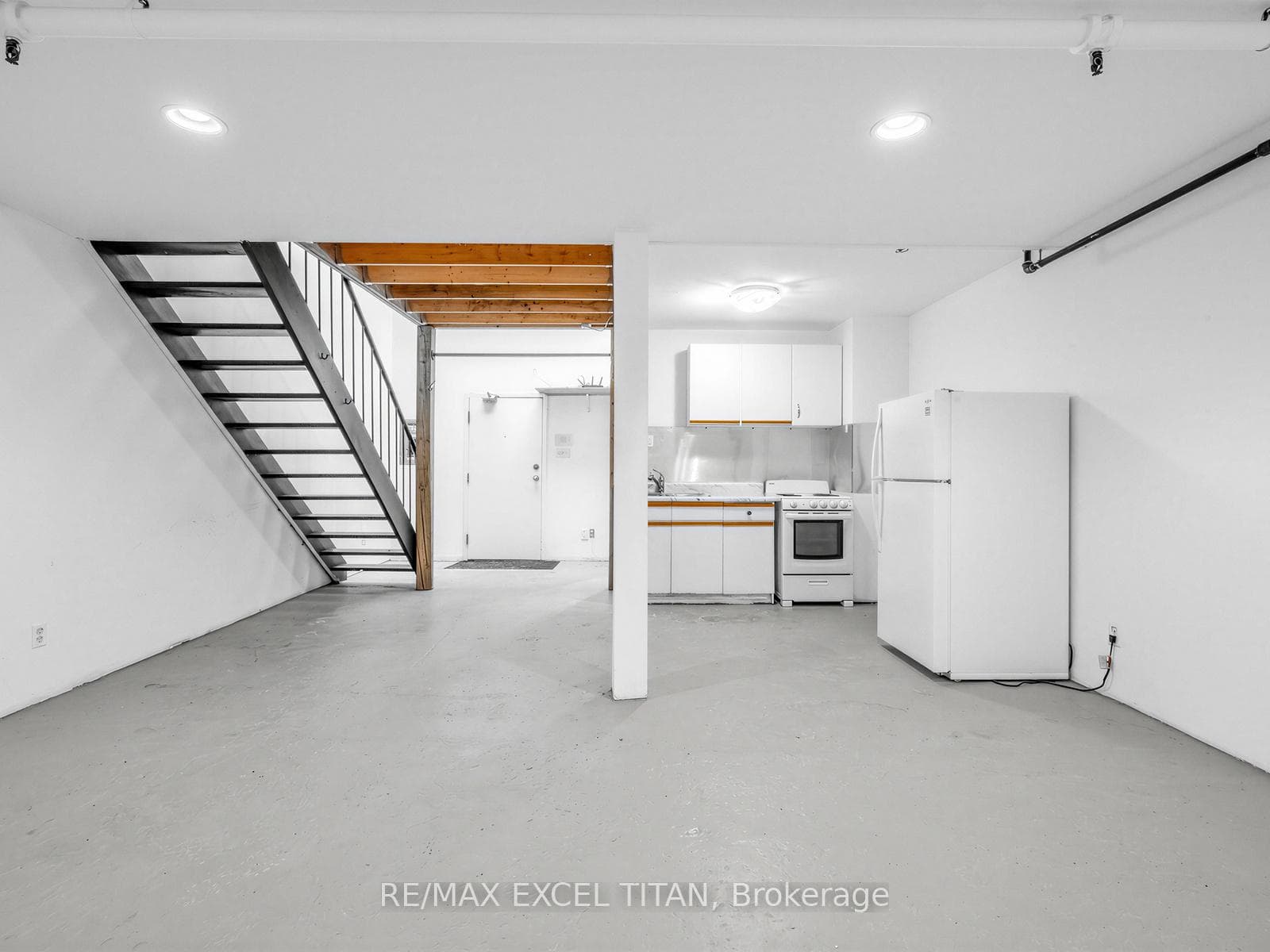 221 Sterling Road Unit 11, Downtown Toronto / Waterfront, ON M6P 3L4 - Photo 1