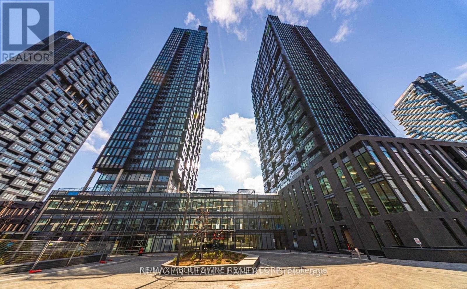 1 Quarrington Lane Unit 1003, Don Mills / Parkwoods / Victoria Village, ON M3C 0S4 - Photo 1