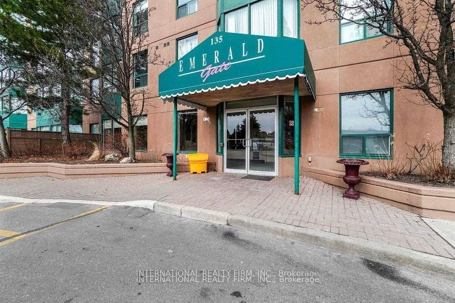 135 Hillcrest Avenue Unit 1010, Mississauga, ON L5B 4B1 - Photo 1