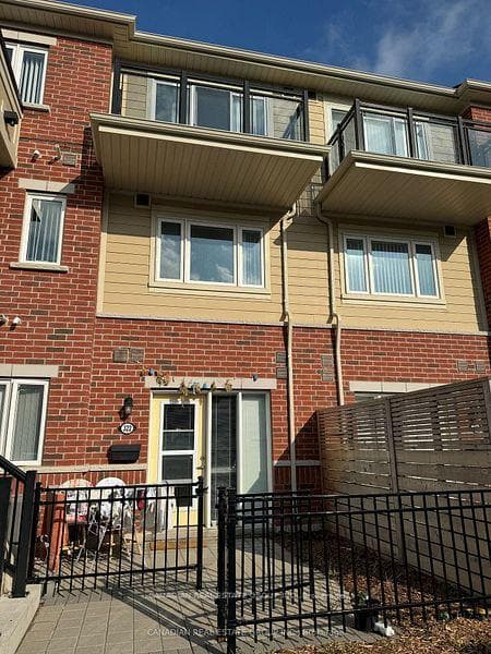 250 Sunny Meadow Boulevard Unit 322, Brampton, ON L6R 3Y6 - Photo 1