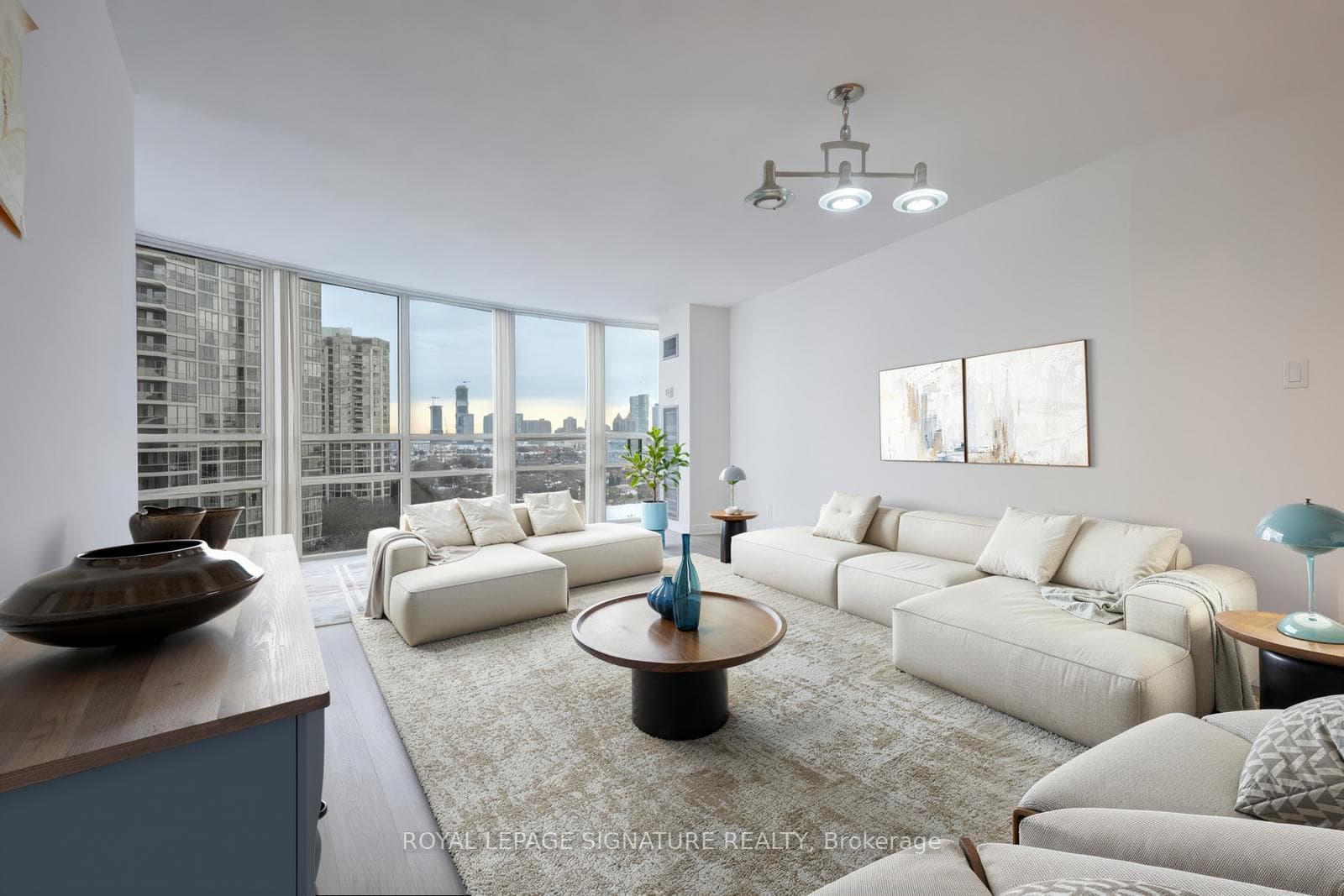 50 Eglinton Avenue Unit 1106, Mississauga, ON L5R 3P5 - Photo 1