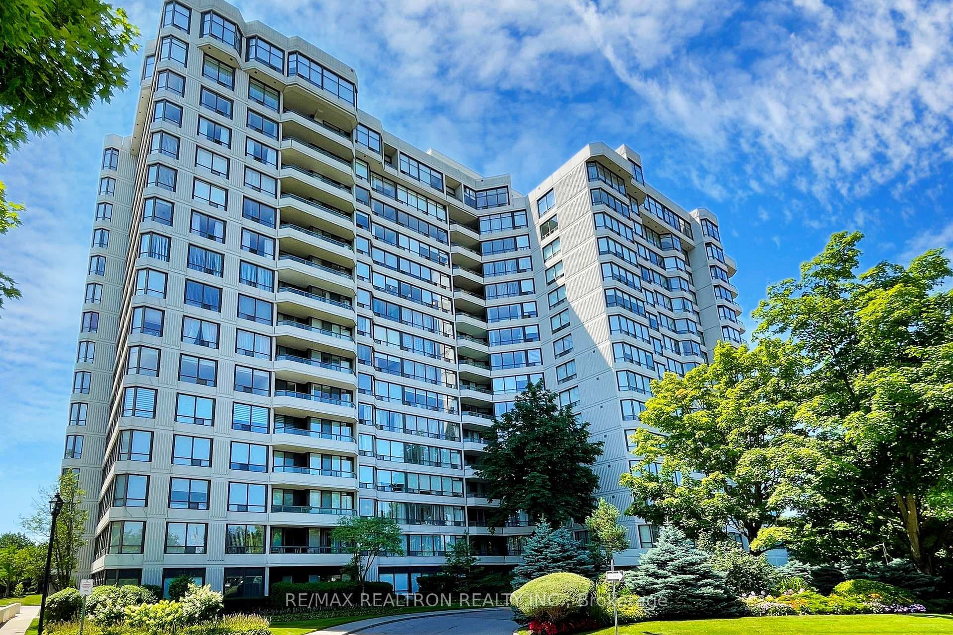 1131 Steeles Avenue Unit 407, Thornhill / Willowdale, ON M2R 3W8 - Photo 1