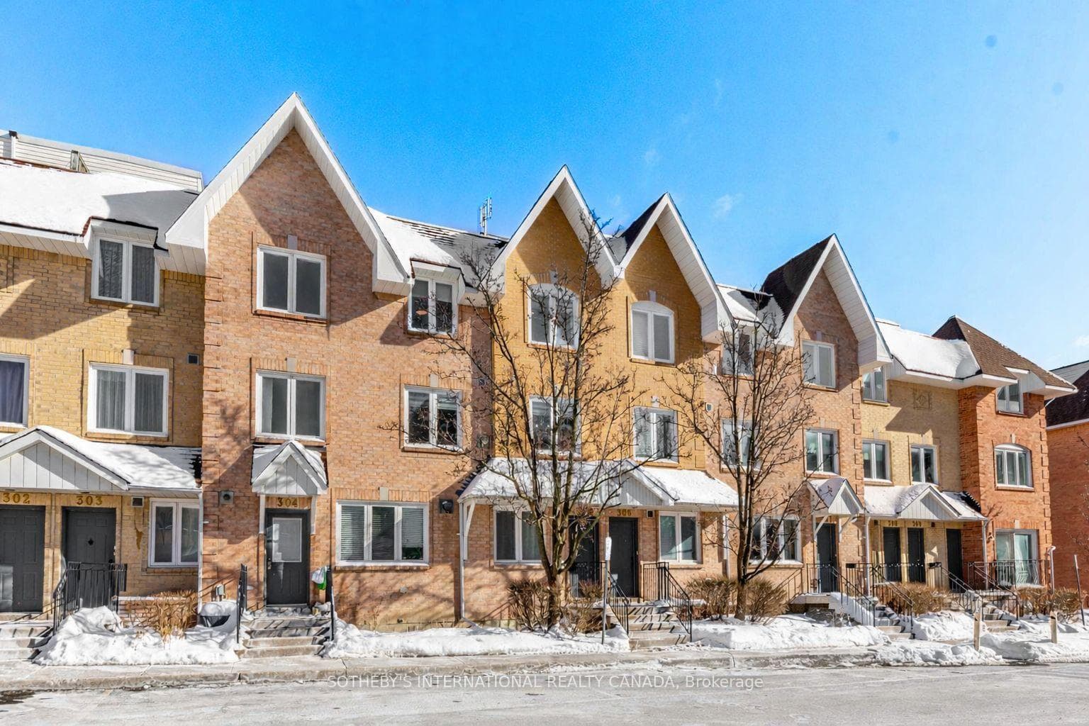 75 Weldrick Road Unit 305, Richmond Hill, ON L4C 0H9 - Photo 1