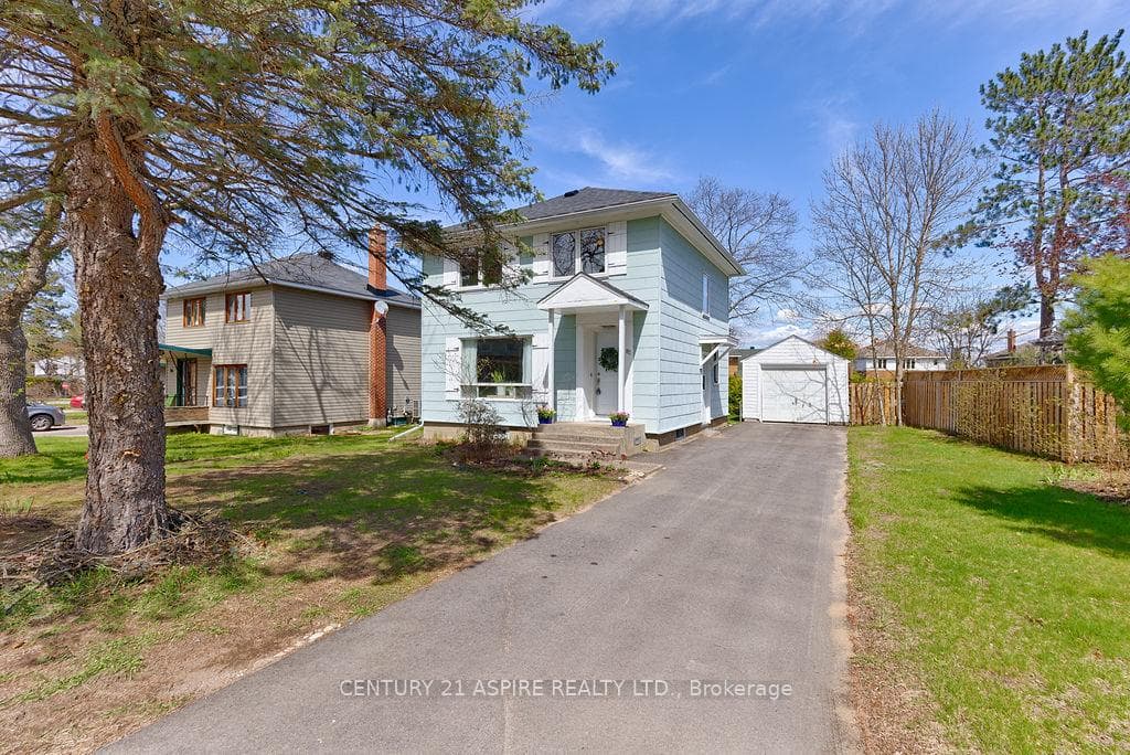 82 Rutherford Avenue, Deep River