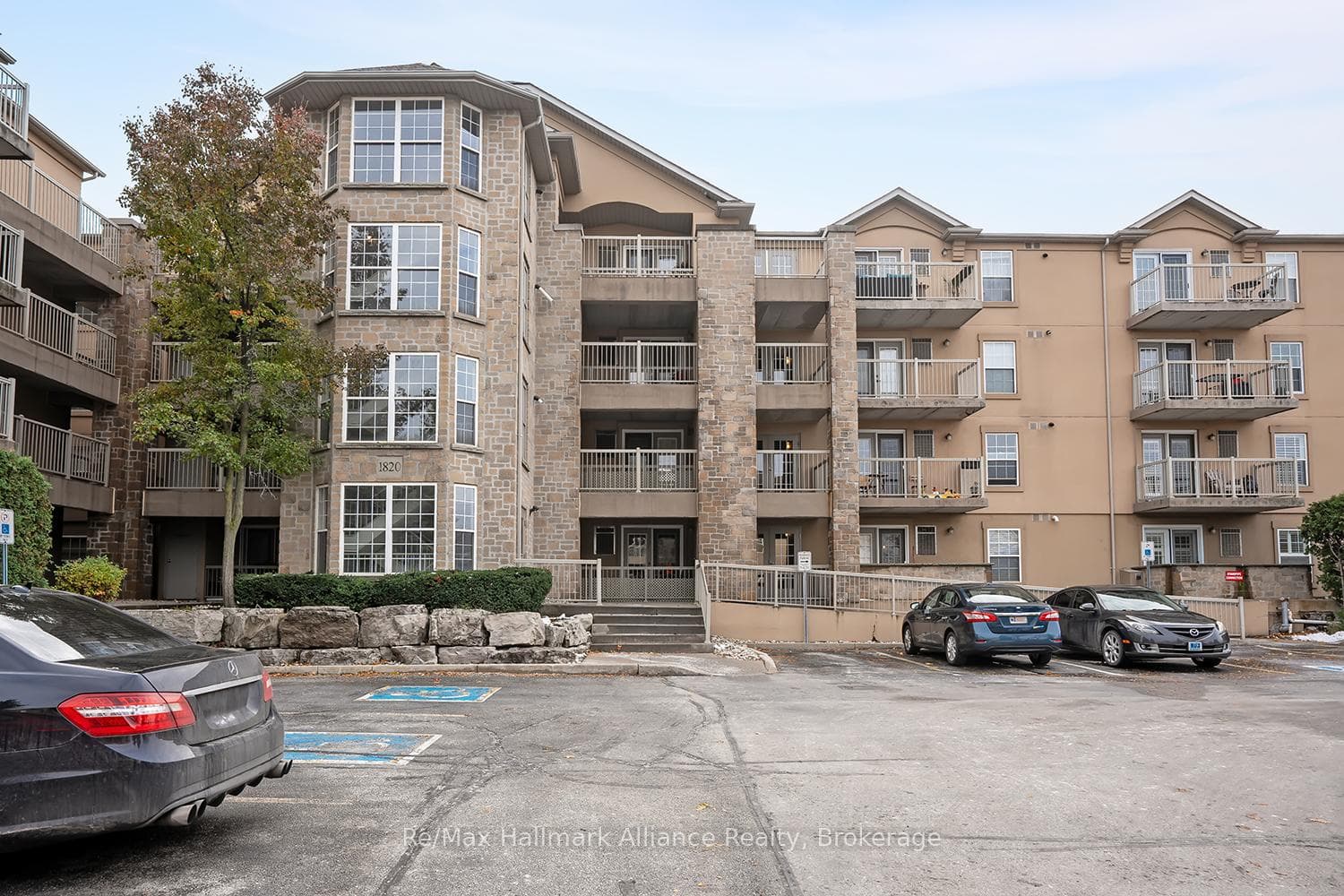 1820 Walkers Line Unit 107, Burlington