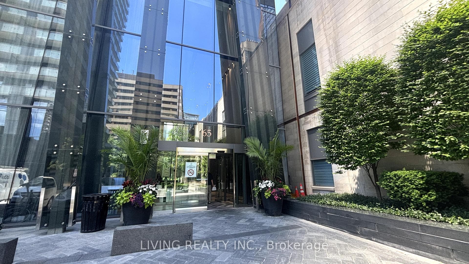 65 St Mary Street Unit LPH6, Downtown Toronto / Waterfront, ON M5S 0A6 - Photo 1