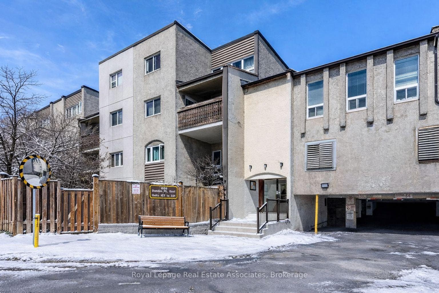 1055 Dundas Street Unit 222, Mississauga, ON L4Y 3X6 - Photo 1