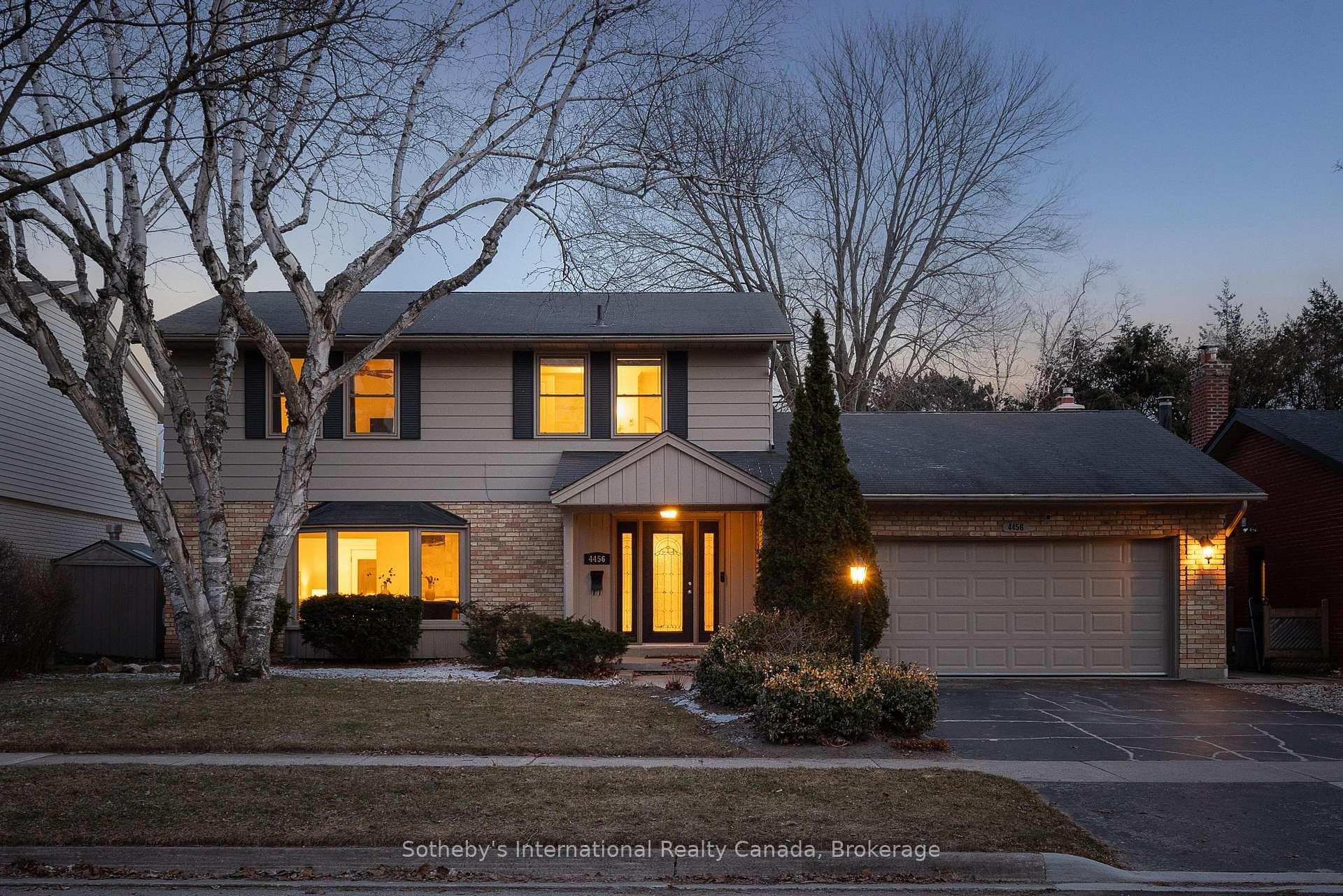 4456 Hawthorne Drive, Burlington, ON L7L 1G5 - Photo 1