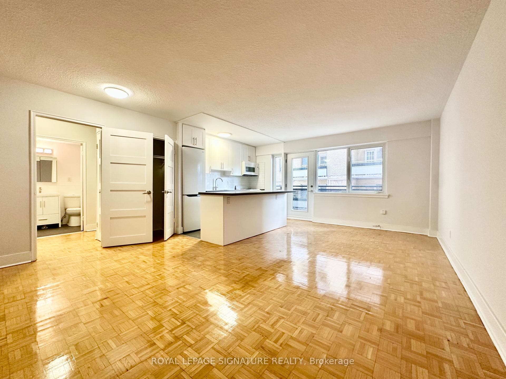95 Lawton Boulevard Unit 207, Annex / Yorkville / Summerhill, ON M4V 1Z8 - Photo 1