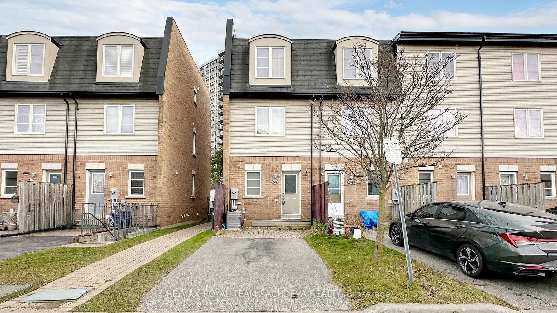 4262 Kingston Road Unit Upper, Rouge / Port Union / Malvern, ON M1E 2M8 - Photo 1