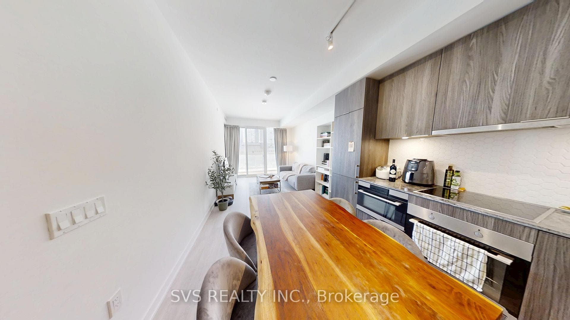 15 Queens Quay Unit 513, Regent Park / Cabbagetown / St. James Town, ON M5E 0C5 - Photo 1