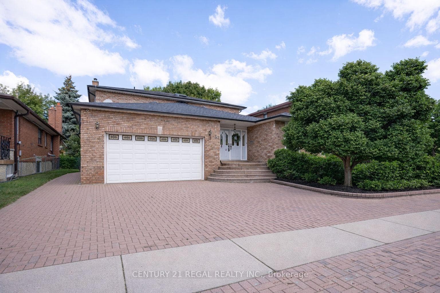 52 Ranee Avenue, Lawrence Park / Bedford Park, ON M6A 1M9 - Photo 1