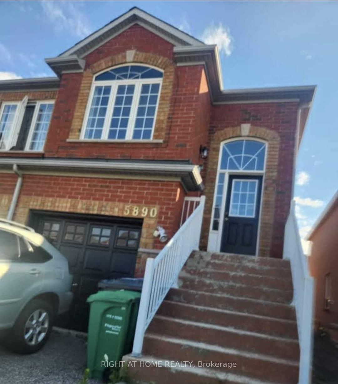 5890 Delledone Drive Unit Upper, Mississauga, ON L5M 7A3 - Photo 1