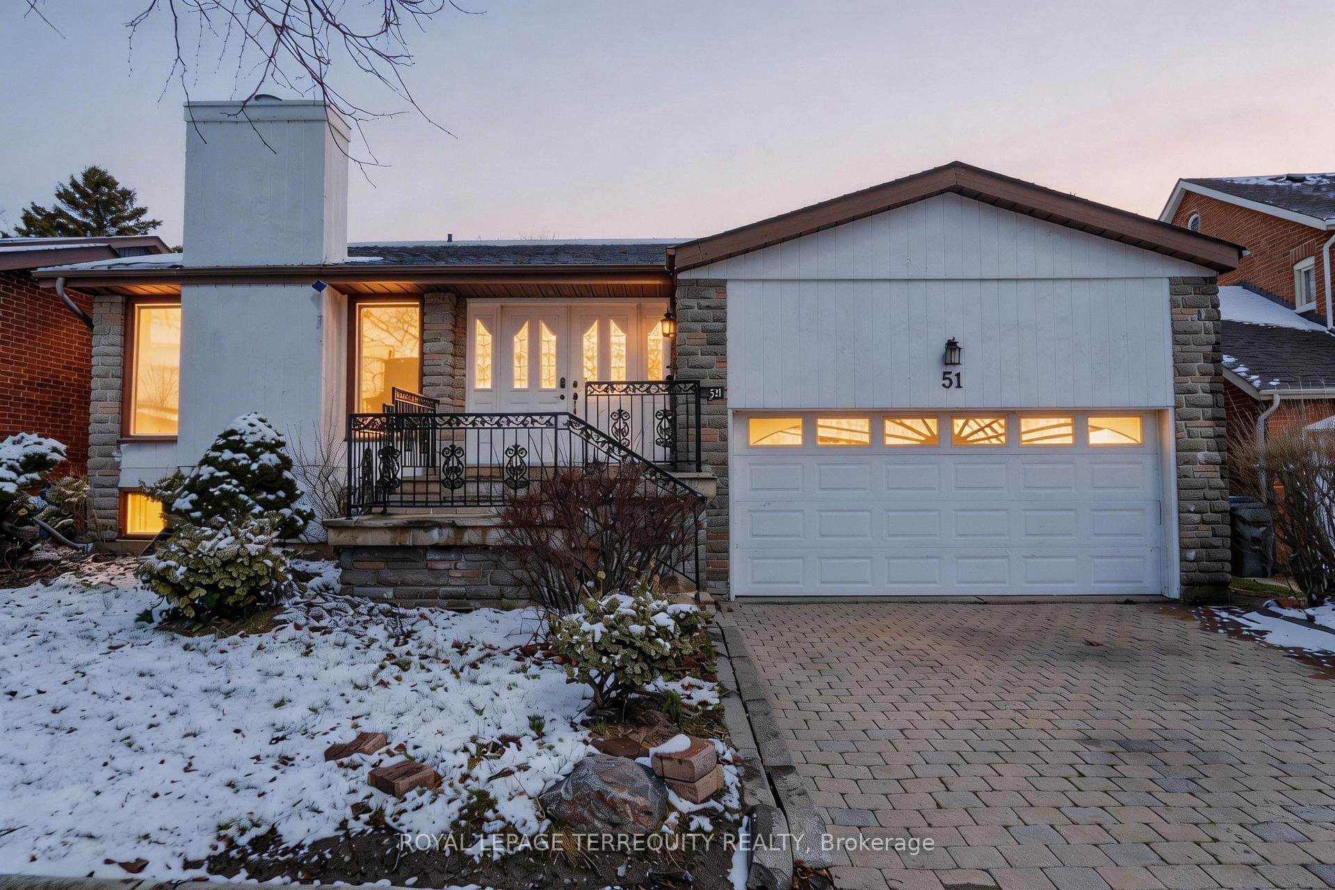 51 Chiefswood Square Unit Upper, Scarborough Village / Eglinton East, ON M1W 3A9 - Photo 1