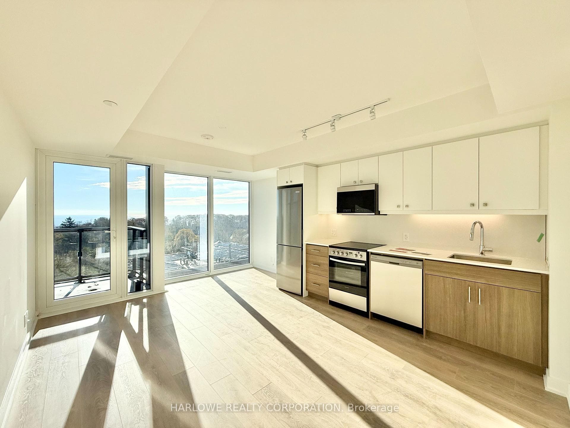 2 Manderley Drive Unit 722, Toronto E06