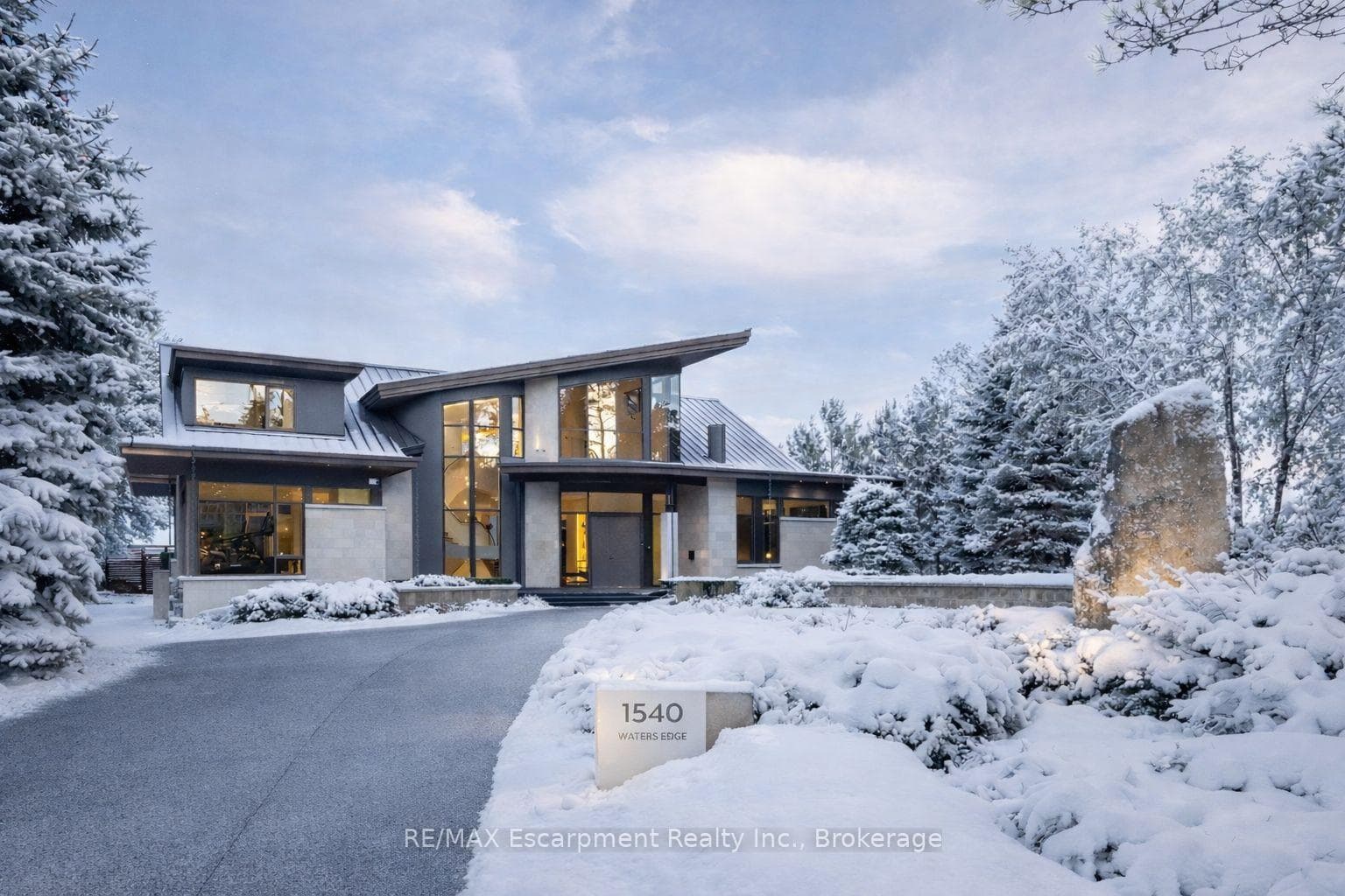 1540 WATERSEDGE Road, Mississauga, ON L5J 1A4 - Photo 1